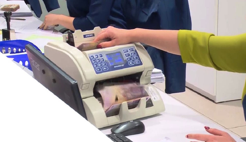 Depozitat orientohen ne monedhen vendase, ne qershor kursimet u rriten vetem ne leke